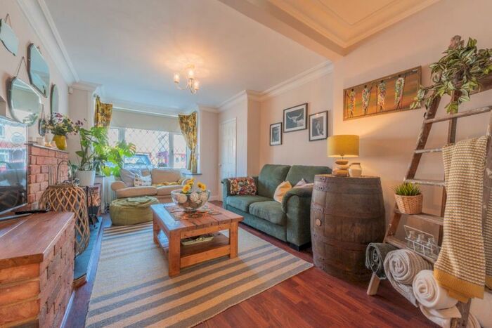 3 Bedroom Semi-Detached House To Rent In Hamtun Road, Sholing, Southampton, Hampshire, SO19