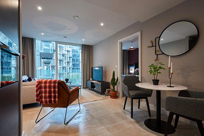 1 Bedroom Apartment To Rent In Rochdale Road, Manchester, Greater Manchester, M4