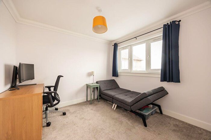 2 Bedroom Detached Villa For Sale In Moredun Park Gardens, Edinburgh, EH17