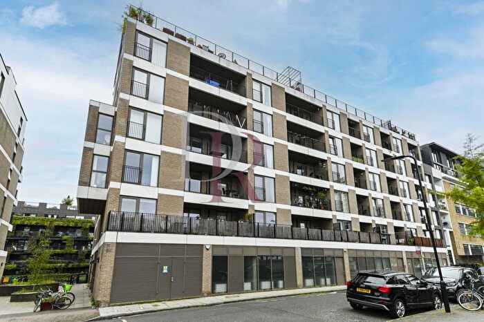 2 Bedroom Flat For Sale In Grand Canal Apartments, De Beauvoir Crescent, London, N1
