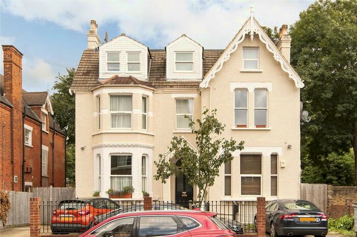 1 Bedroom Flat To Rent In Hopton Road, London, SW16