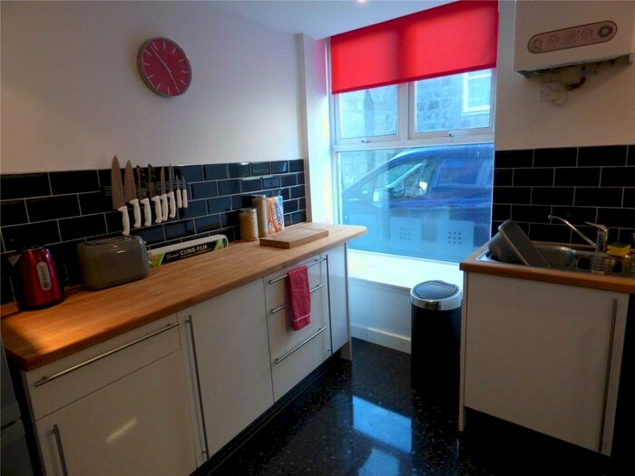 2 Bedroom Flat To Rent In Union Glen, City Centre, Aberdeen, AB10