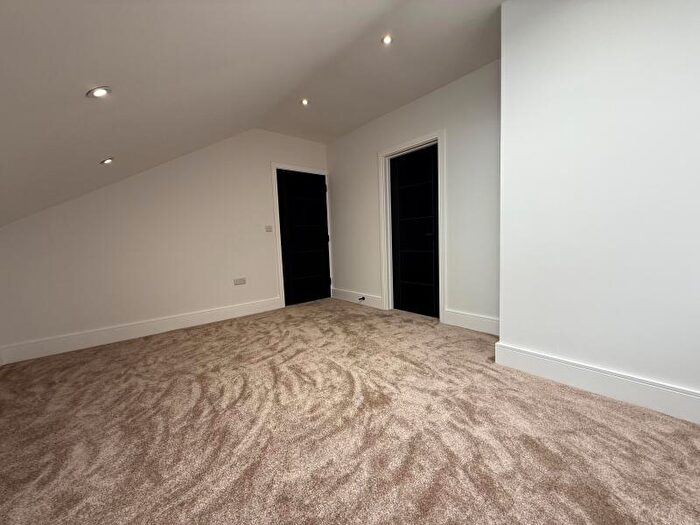 3 Bedroom Apartment To Rent In Rockcliffe Road, Rotherham, S62
