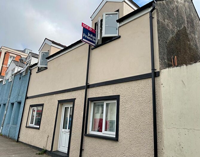 3 Bedroom Terraced House To Rent In Albion Square, Pembroke Dock, SA72