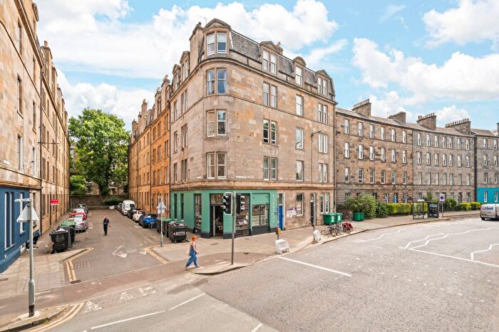 4 Bedroom Flat To Rent In Hope Park Crescent, Newington, Edinburgh, EH8