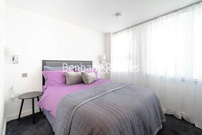 2 Bedroom Apartment To Rent In Eagle Point, City Road, Hackney, London, EC1V