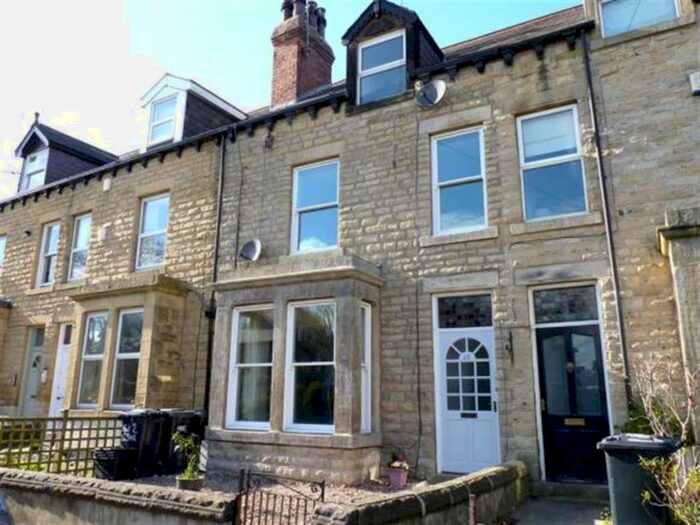 2 Bedroom Flat To Rent In Hookstone Road, Harrogate, HG2