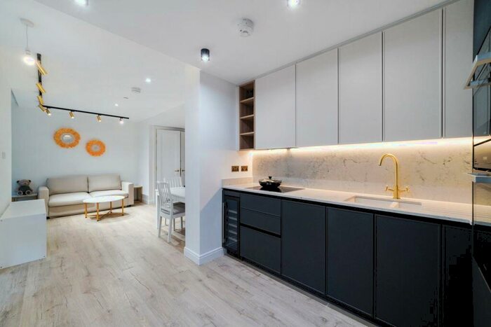 1 Bedroom House To Rent In Dingley Road, Islington, EC1V