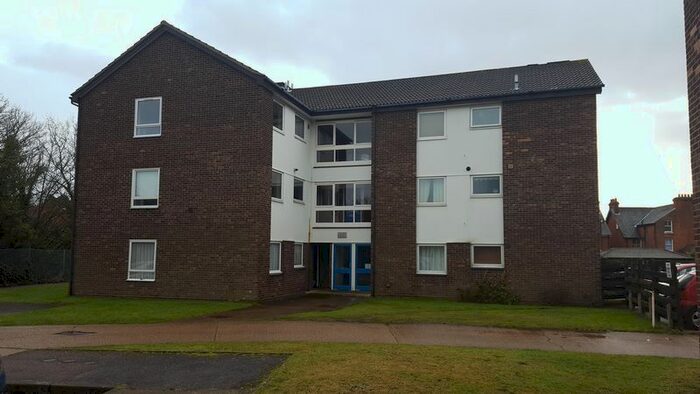 2 Bedroom Flat To Rent In Postmill Close, Ipswich, IP4
