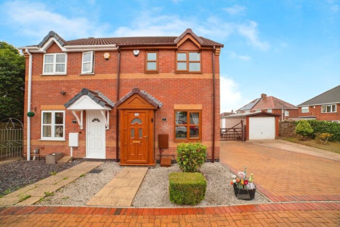 2 Bedroom Semi-detached House For Sale In Shawcroft, Sutton-In-Ashfield, Nottinghamshire, NG17