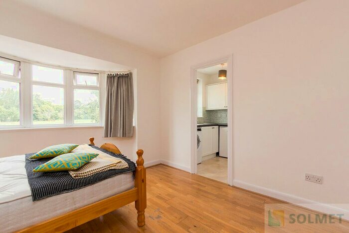 Studio To Rent In Kendal Road, Willesden Green, London NW10