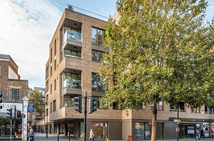 2 Bedroom Flat For Sale In Camberwell Passage, London, SE5