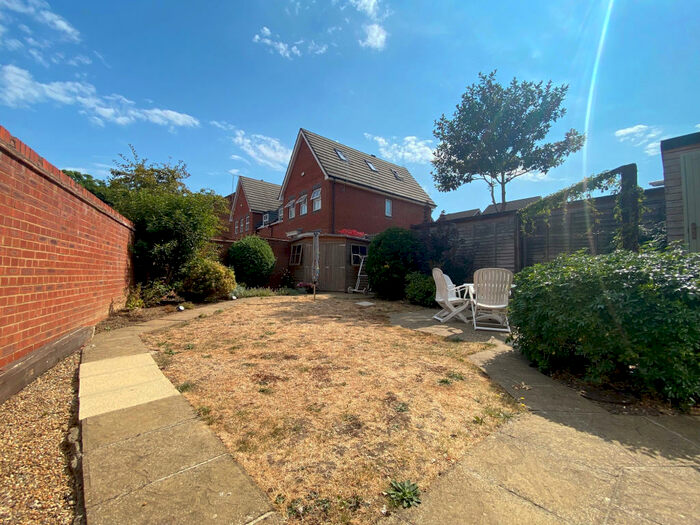 1 Bedroom Flat To Rent In Tregony Road, Orpington, BR6