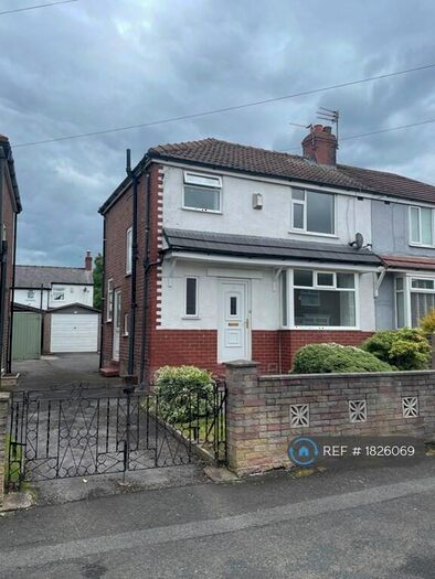 3 Bedroom Semi-Detached House To Rent In Ashdale Crescent, Droylsden, Manchester, M43
