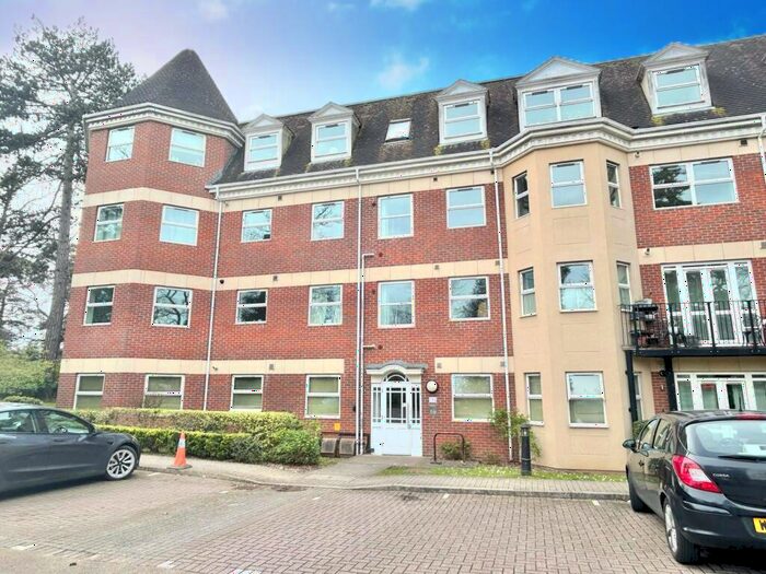 2 Bedroom Flat To Rent In Elmhurst Court, Camberley, GU15