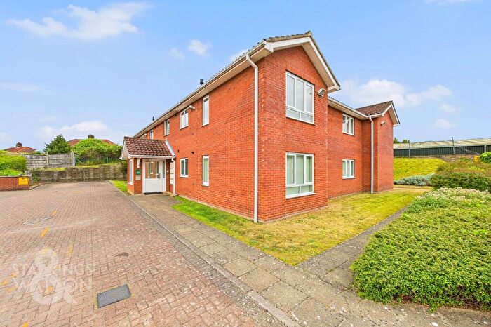 2 Bedroom Flat For Sale In Bodmin Court, Plumstead Road East, Norwich, NR7