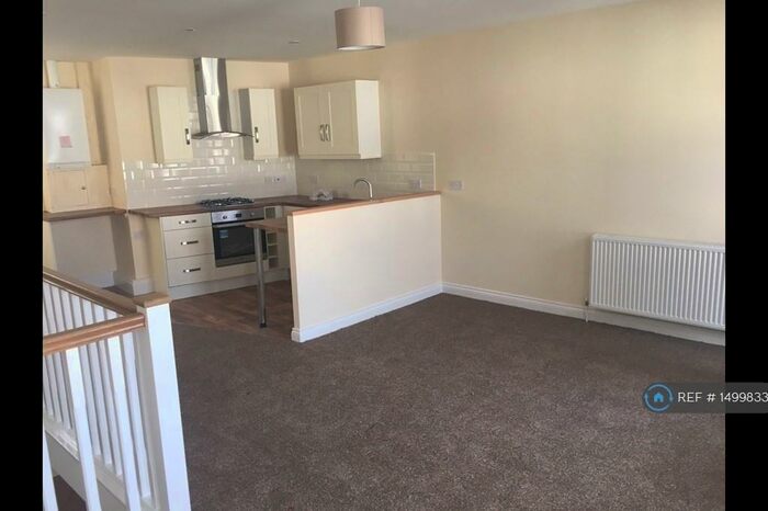 2 Bedroom Flat To Rent In Bridge Street, Bideford, EX39