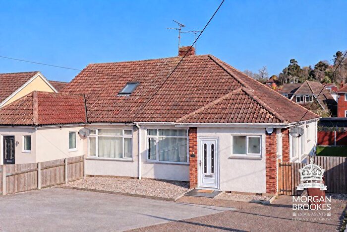 2 Bedroom Bungalow For Sale In Essex Way, South Benfleet, SS7