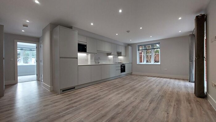 1 Bedroom Flat To Rent In Foxley Lane, Purley, CR8