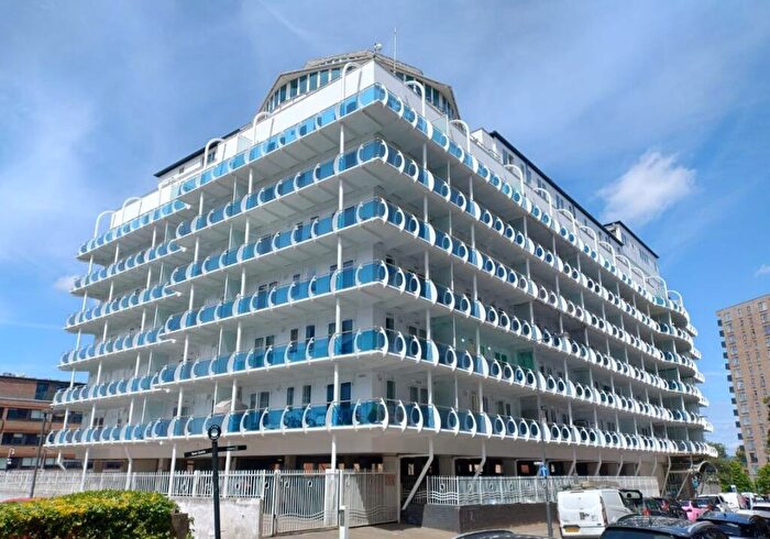 2 Bedroom Flat For Sale In Flat Platinum House, Lyon Road, Harrow, Harrow, HA1