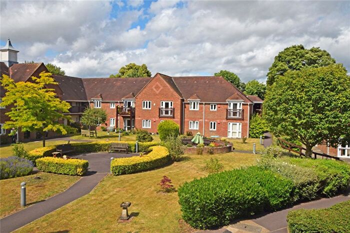 2 Bedroom Flat For Sale In Mary Rose Mews, Adams Way, Alton, Hampshire, GU34
