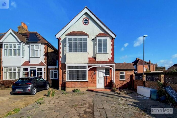 4 Bedroom Detached House To Rent In Richmond Road, Kingston Upon Thames, KT2