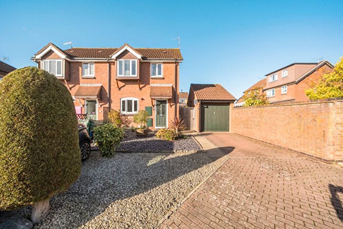 3 Bedroom Semi-Detached House For Sale In Haddon Close, Grange Park, Swindon, SN5