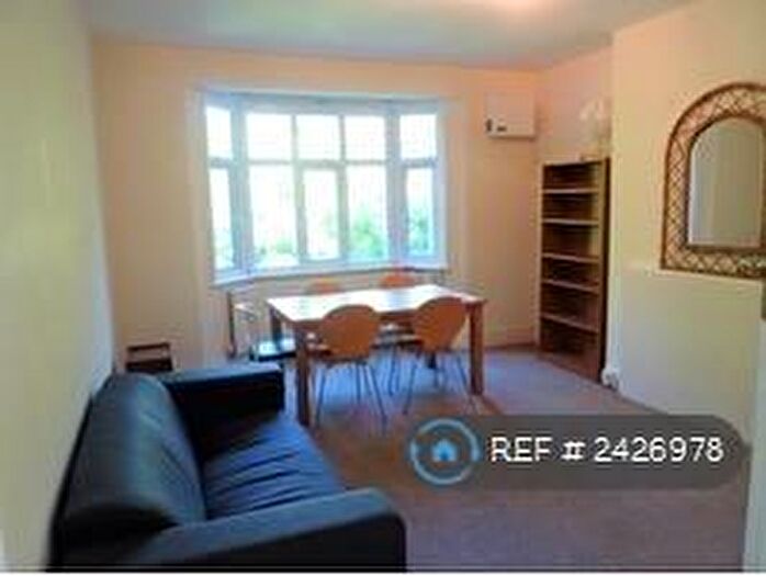 4 Bedroom Flat To Rent In Frognal Court, London, NW3