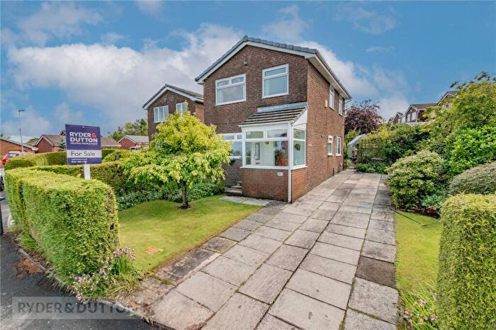 3 Bedroom Detached House For Sale In Rakewood Drive, Moorside, Oldham, OL4