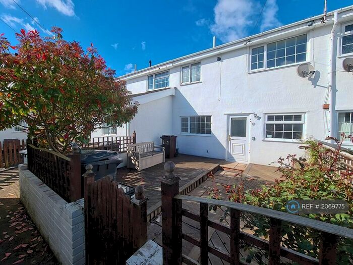 3 Bedroom Semi-Detached House To Rent In The Meadows, Llandudno Junction, LL31