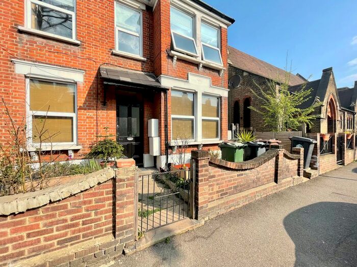 2 Bedroom Flat To Rent In Francis Road, London, E10