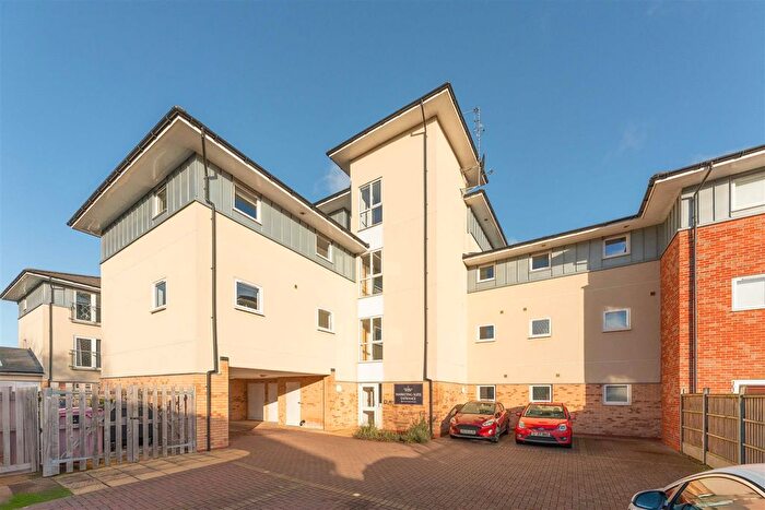 2 Bedroom Flat For Sale In Tatler Close, Warwick, CV34
