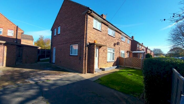 3 Bedroom Semi-Detached House To Rent In Queensway, Grantham NG31