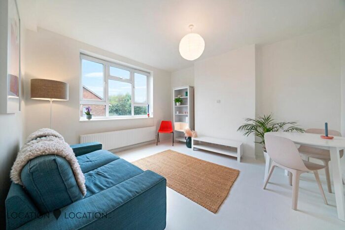 1 Bedroom Flat To Rent In Hawksley Road, Sheridan House Hawksley Road, N16