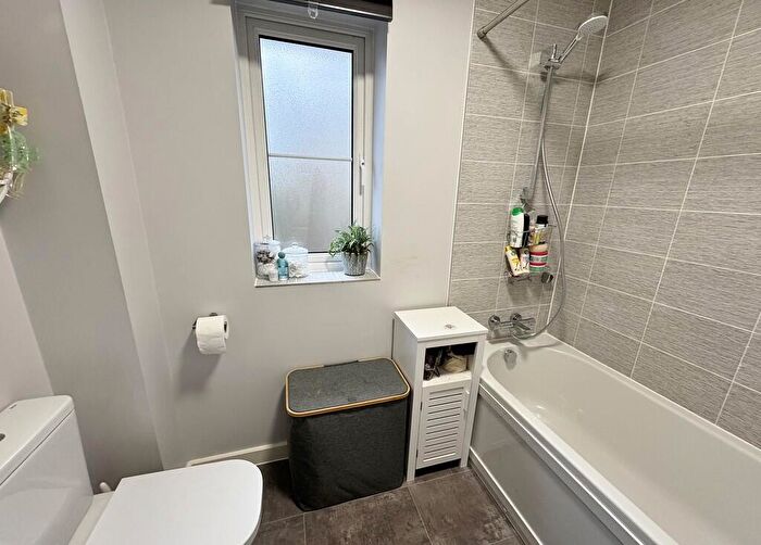 3 Bedroom End Of Terrace House For Sale In Gold Close, Fareham, PO14