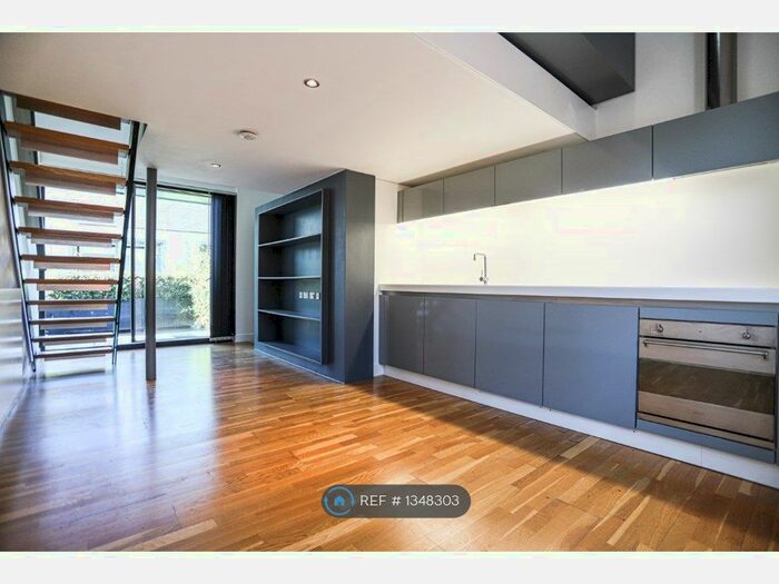 2 Bedroom Terraced House To Rent In Laburnum Street, Salford, M6