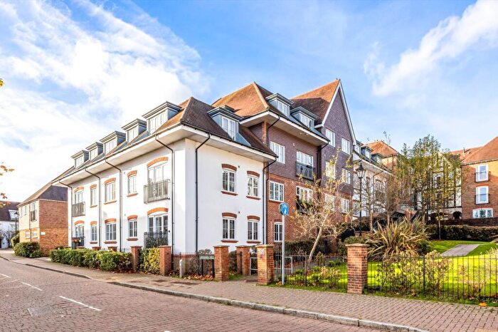 2 Bedroom Flat For Sale In Middle Village, Haywards Heath, RH16