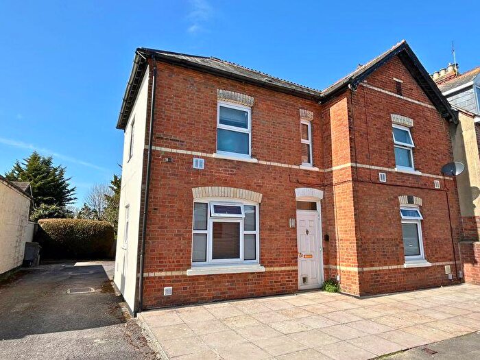2 Bedroom Ground Maisonette For Sale In York Road, Newbury, RG14