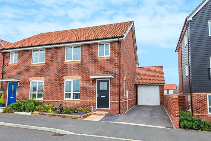 3 Bedroom Semi-Detached House To Rent In Marigold Crescent, OX11