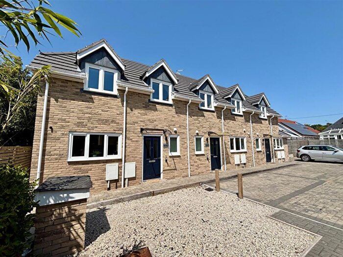 3 Bedroom End Terrace House For Sale In Blandford Road, Upton, Poole, BH16