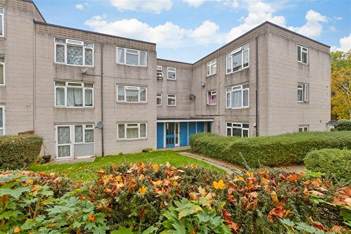 2 Bedroom Flat For Sale In Caburn Court, Southgate Crawley, West Sussex, RH11