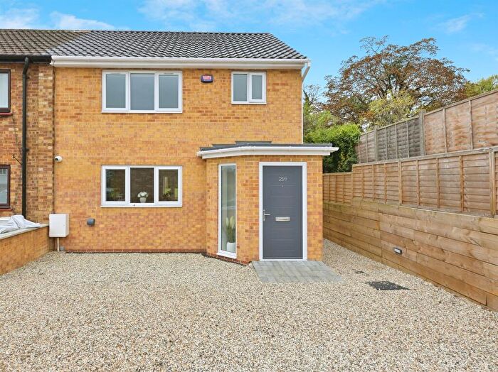 3 Bedroom End Of Terrace House For Sale In Jerounds, Harlow, CM19