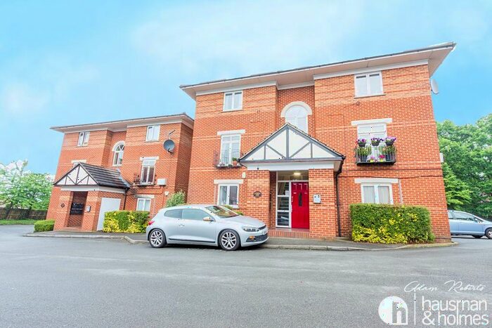 2 Bedroom Flat To Rent In Alwyn Gardens, London, NW4