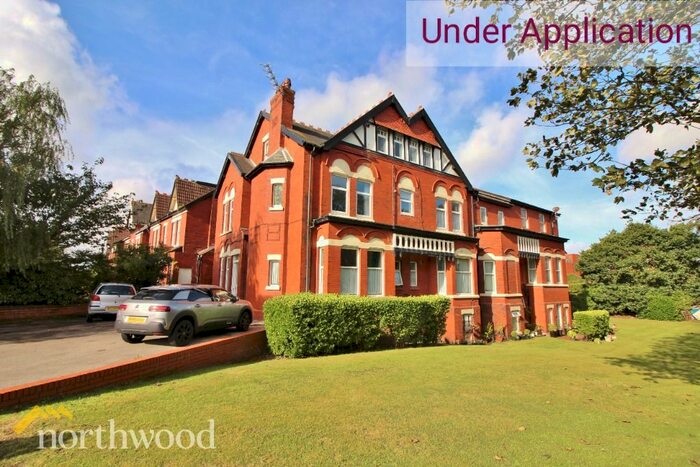 2 Bedroom Flat To Rent In Promenade, Southport PR9