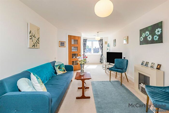1 Bedroom Flat For Sale In Abbotsmead Place, Caversham, Reading, RG4