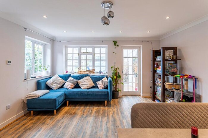 4 Bedroom Detached House For Sale In Glaziers Lane, Normandy, Guildford, GU3