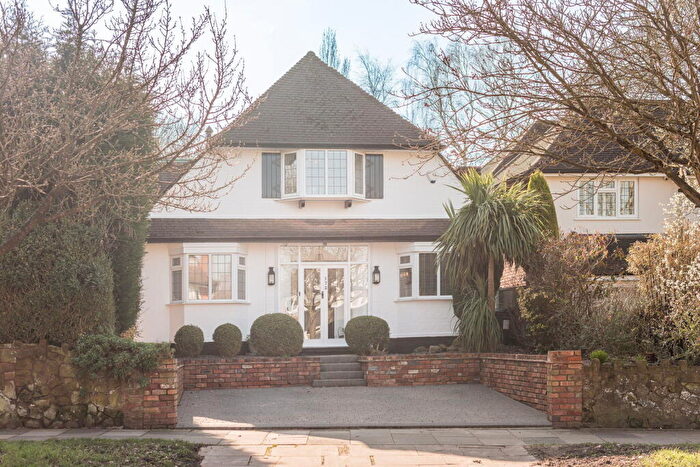 2 Bedroom Detached House For Sale In Rectory Road, Sutton Coldfield, B75