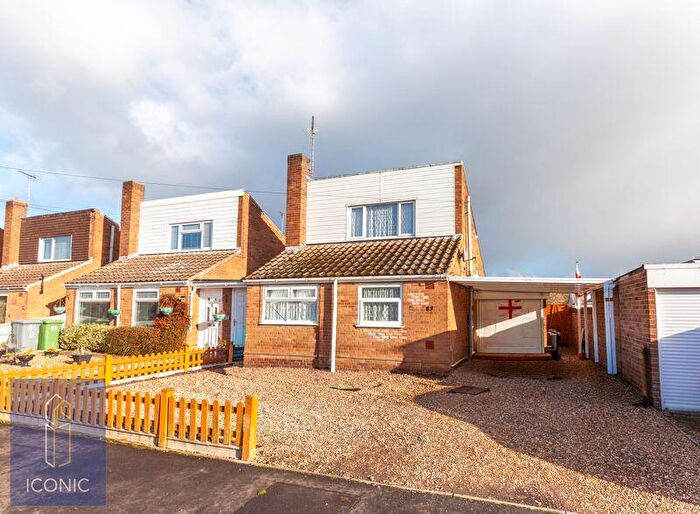 3 Bedroom Detached House For Sale In Meadow Way, Hellesdon, NR6