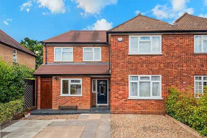 4 Bedroom House To Rent In Ashburnham Avenue Harrow, HA1