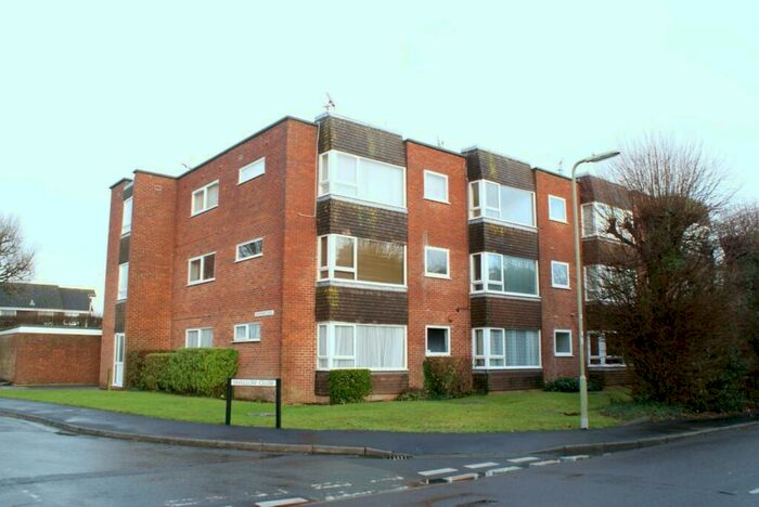 1 Bedroom Apartment To Rent In Kingfisher Court, Swallow Close, PO9